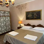 Lions Venice Guest House